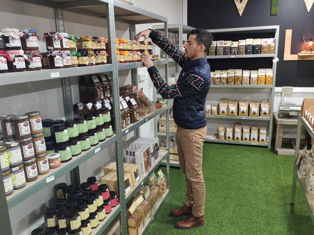 Confitures, miels locaux, épicerie Quezalim